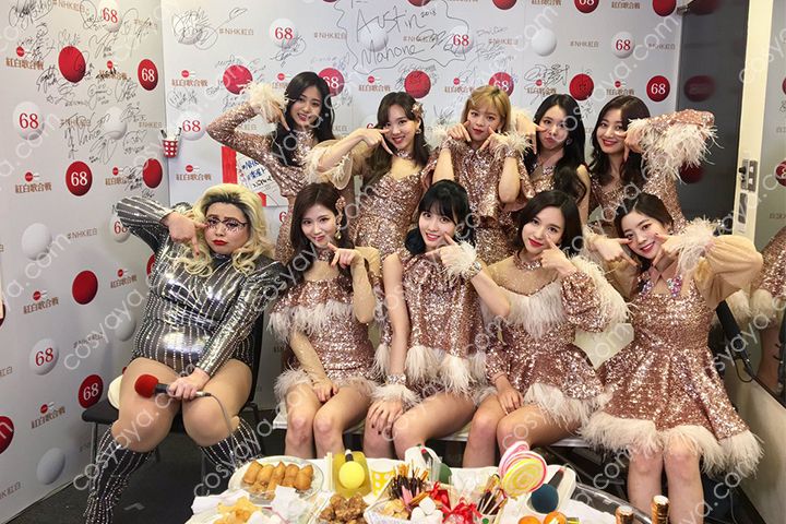 Twice 紅白歌合戦出演仮装制服衣装